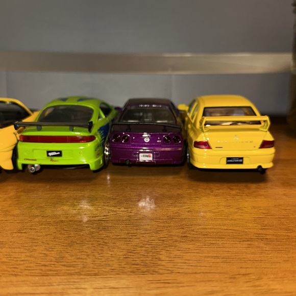 collectibles never played with - Picture 6 of 7